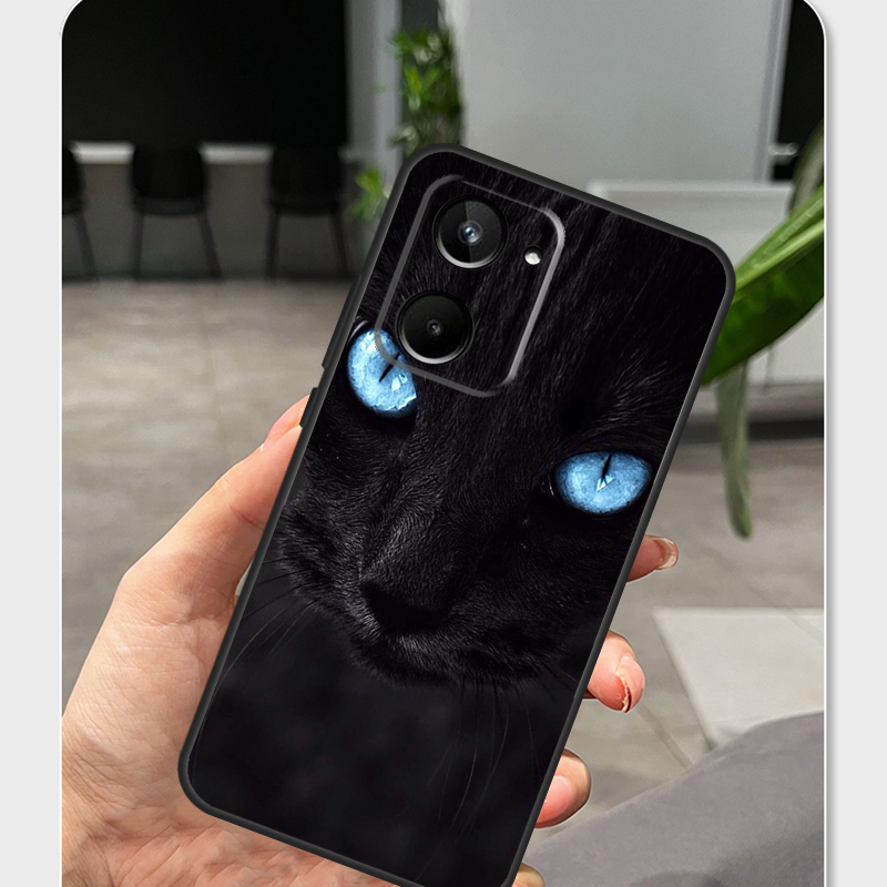 黒猫の目が見つめているデザインのRealme C63、C75 - Realme C67 のレビューと価格