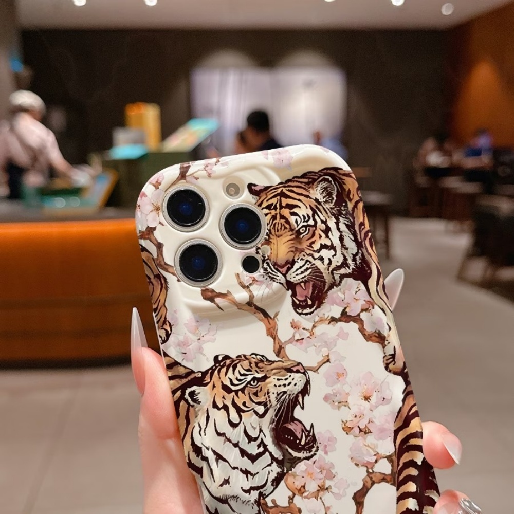 可愛いクマとクールな虎柄のスマホケース iPhone 17  - Apple Iphone 15 Pro Max のレビューと価格